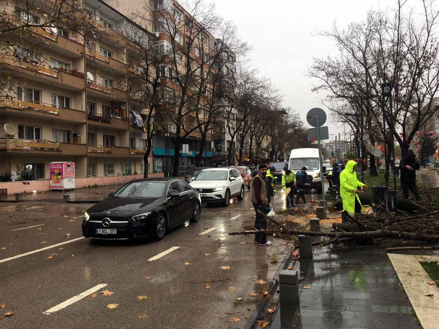 Büyükşehir, Şiddetli Lodosa Karşı Teyakkuzda (22) (Büyük)