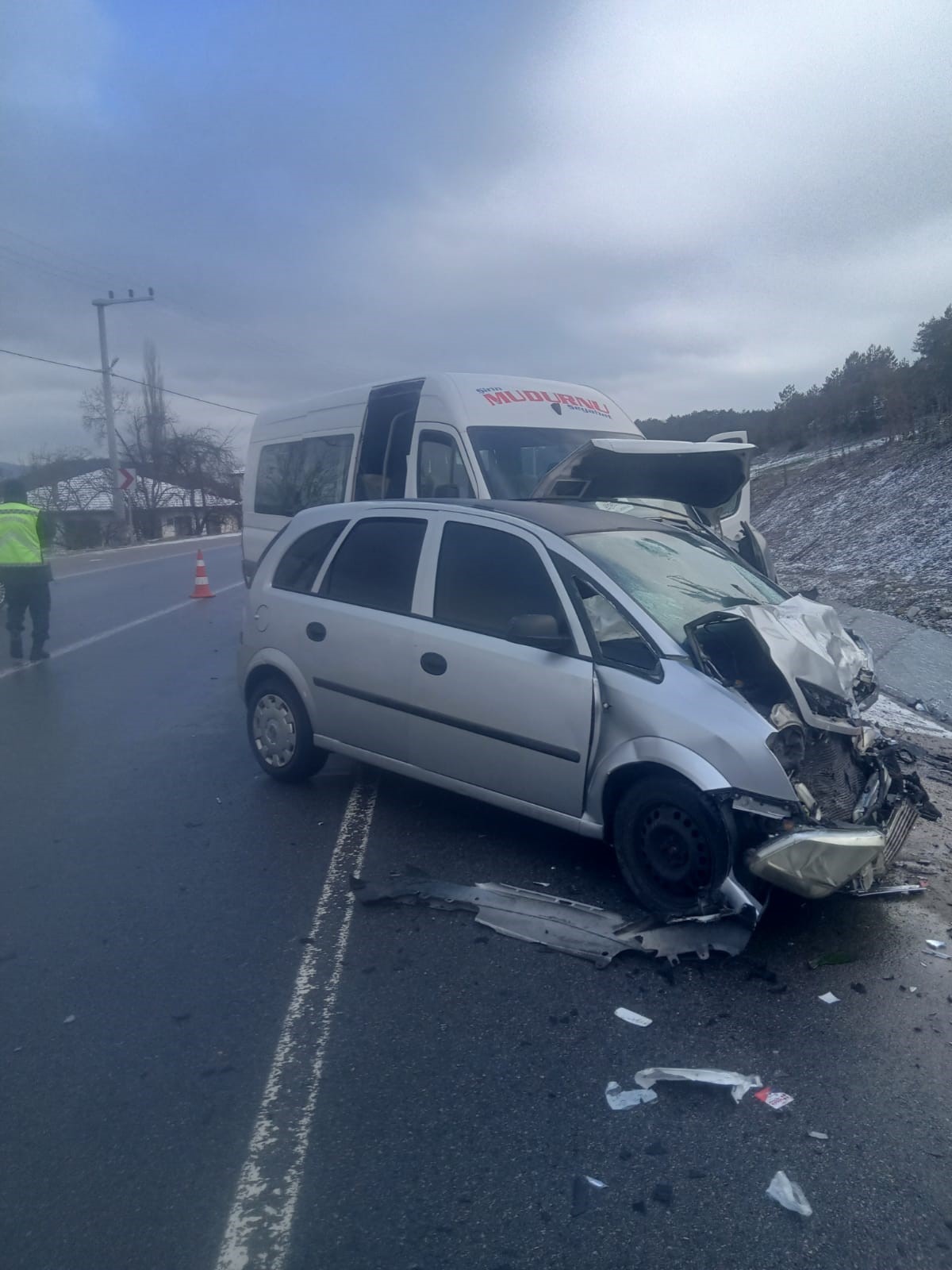 Buzlanma Faciayı Getirdi! 1'I Ağır Çok Sayıda Yaralı Var 02