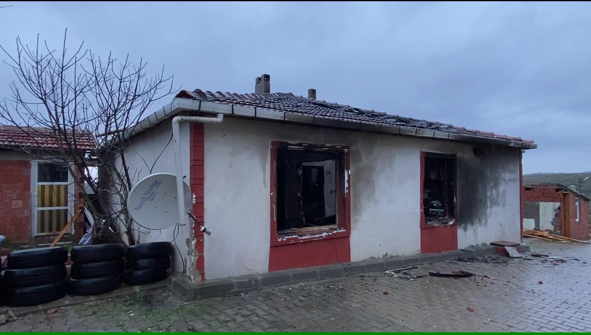 Çatılar Uçtu, Bir Ev Küle Döndü7 (5)