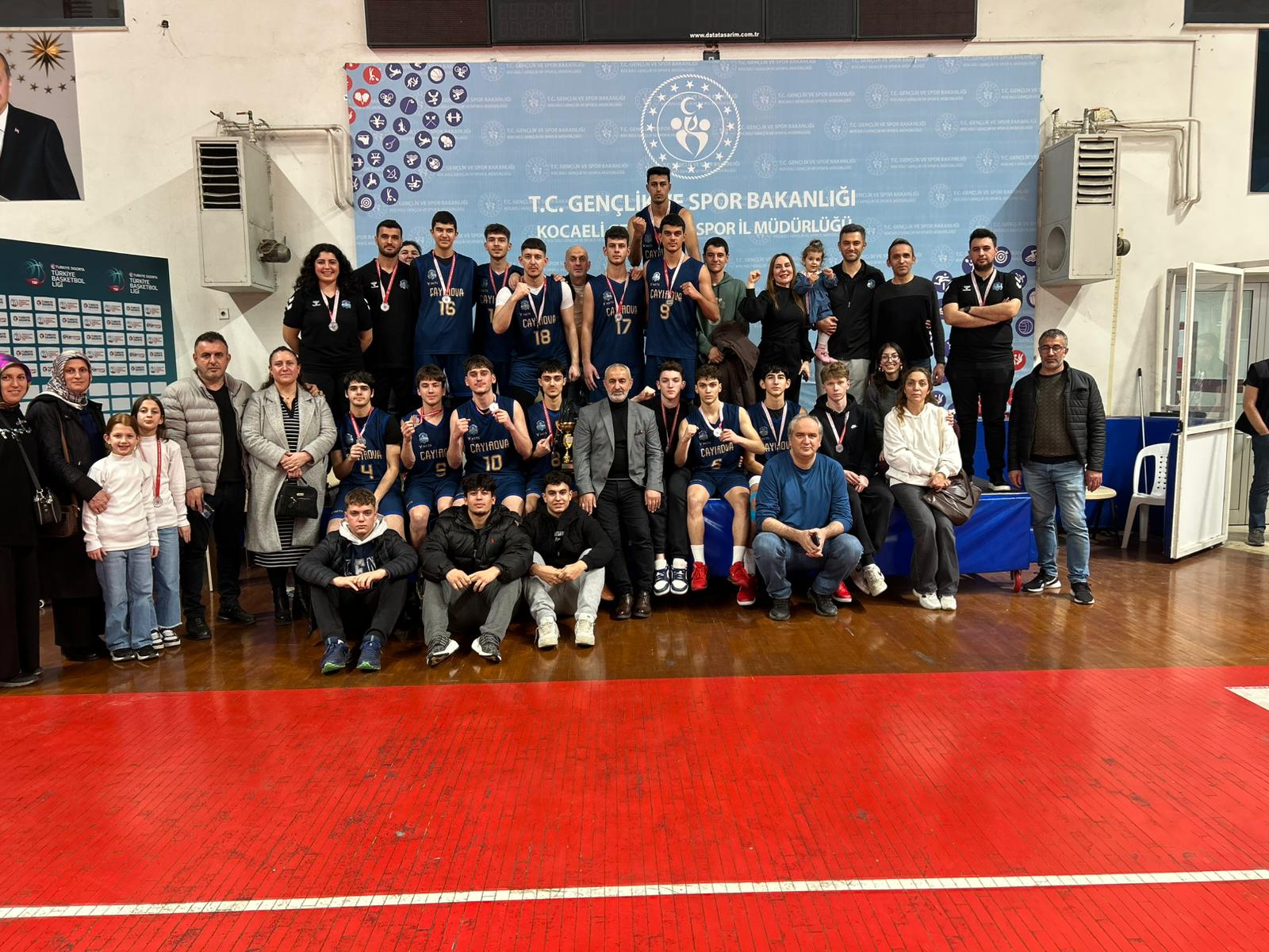 Çayırova Belediyesi U 18 Basketbol Takımı Kocaeli İkincisi Oldu 1