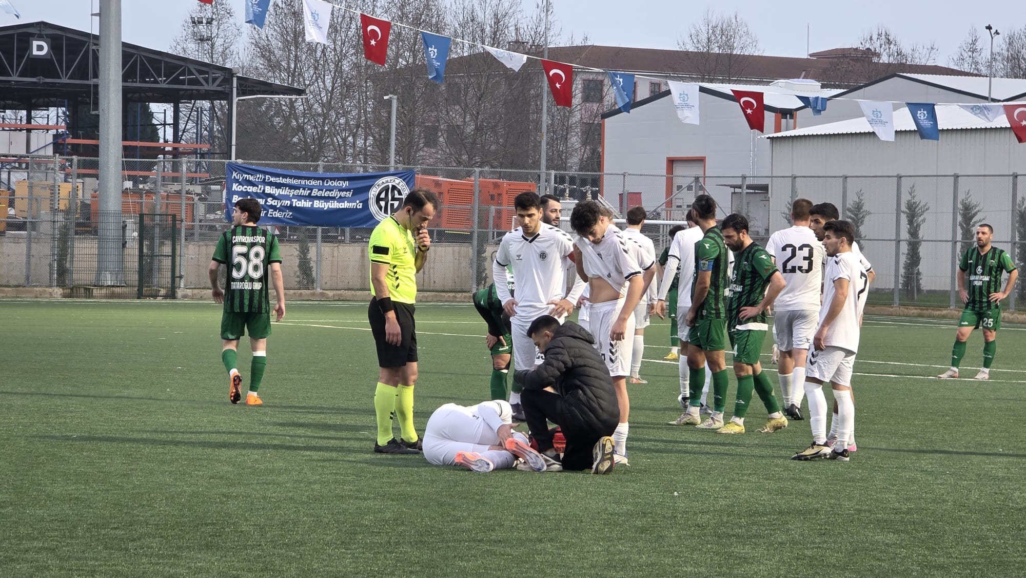 Çayırovaspor 10 Kişiyle Zirveyi Geri Aldı! (4)