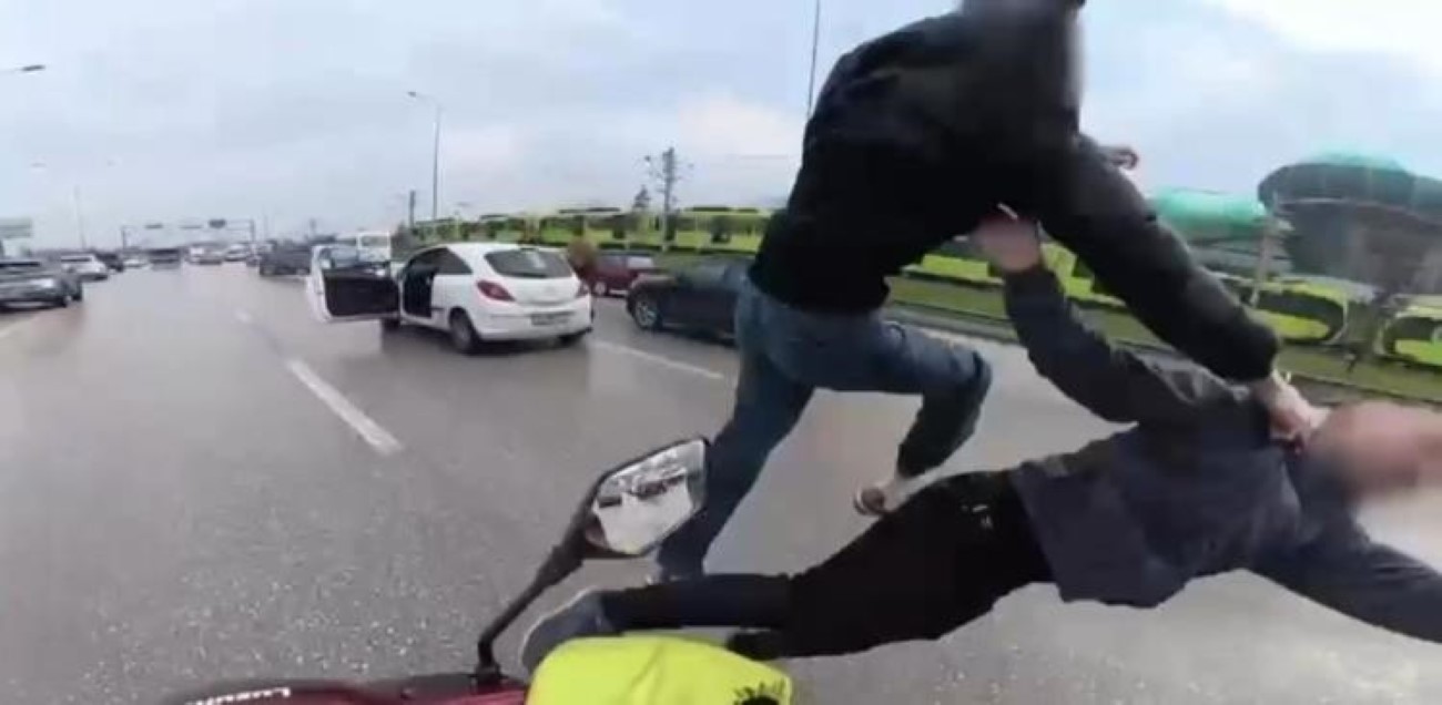 Ehli̇yetler Gi̇tti̇ (1)