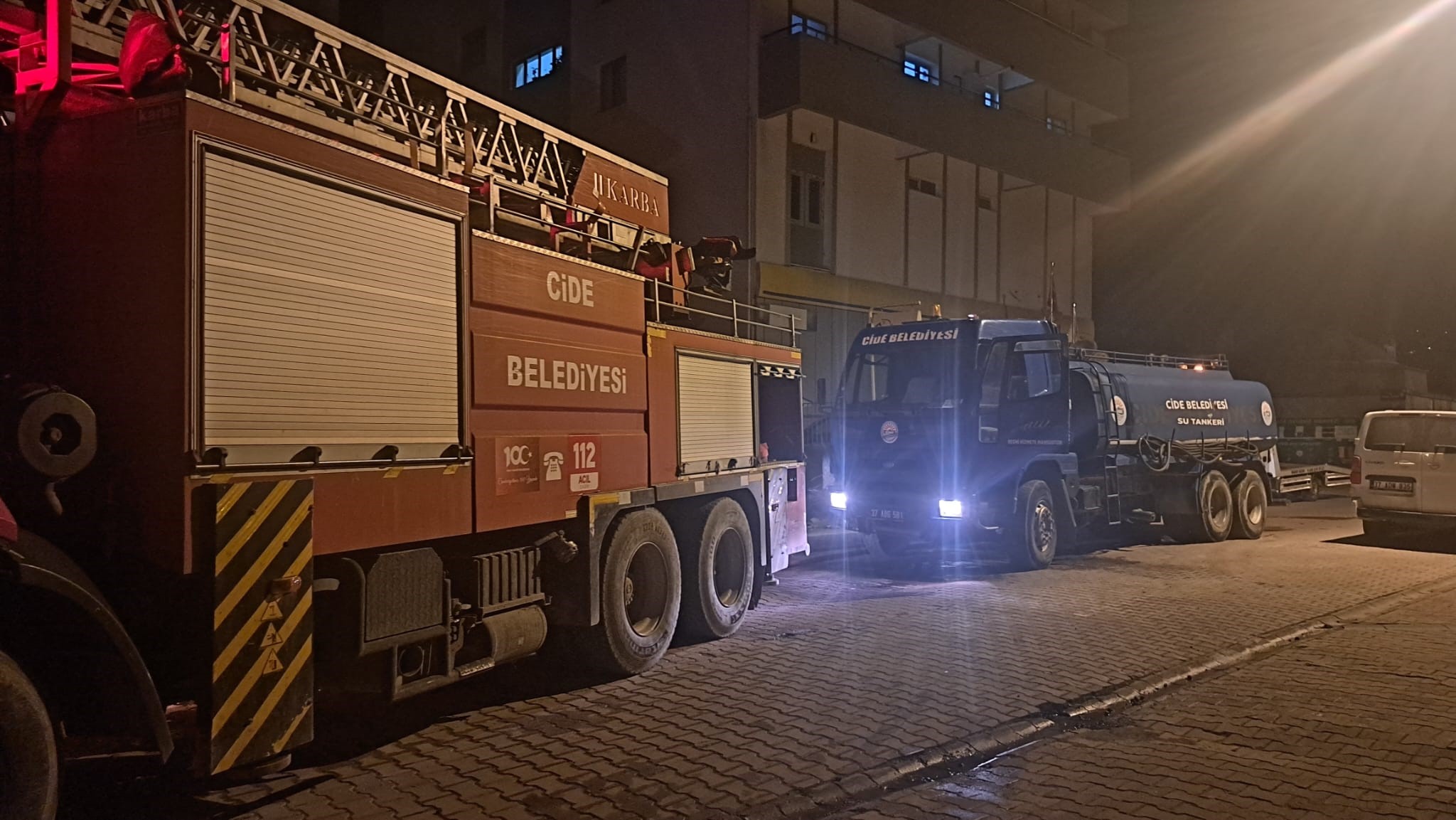 Ekmek Fırınında Korkutan Yangın Çatı Küle Döndü (1)