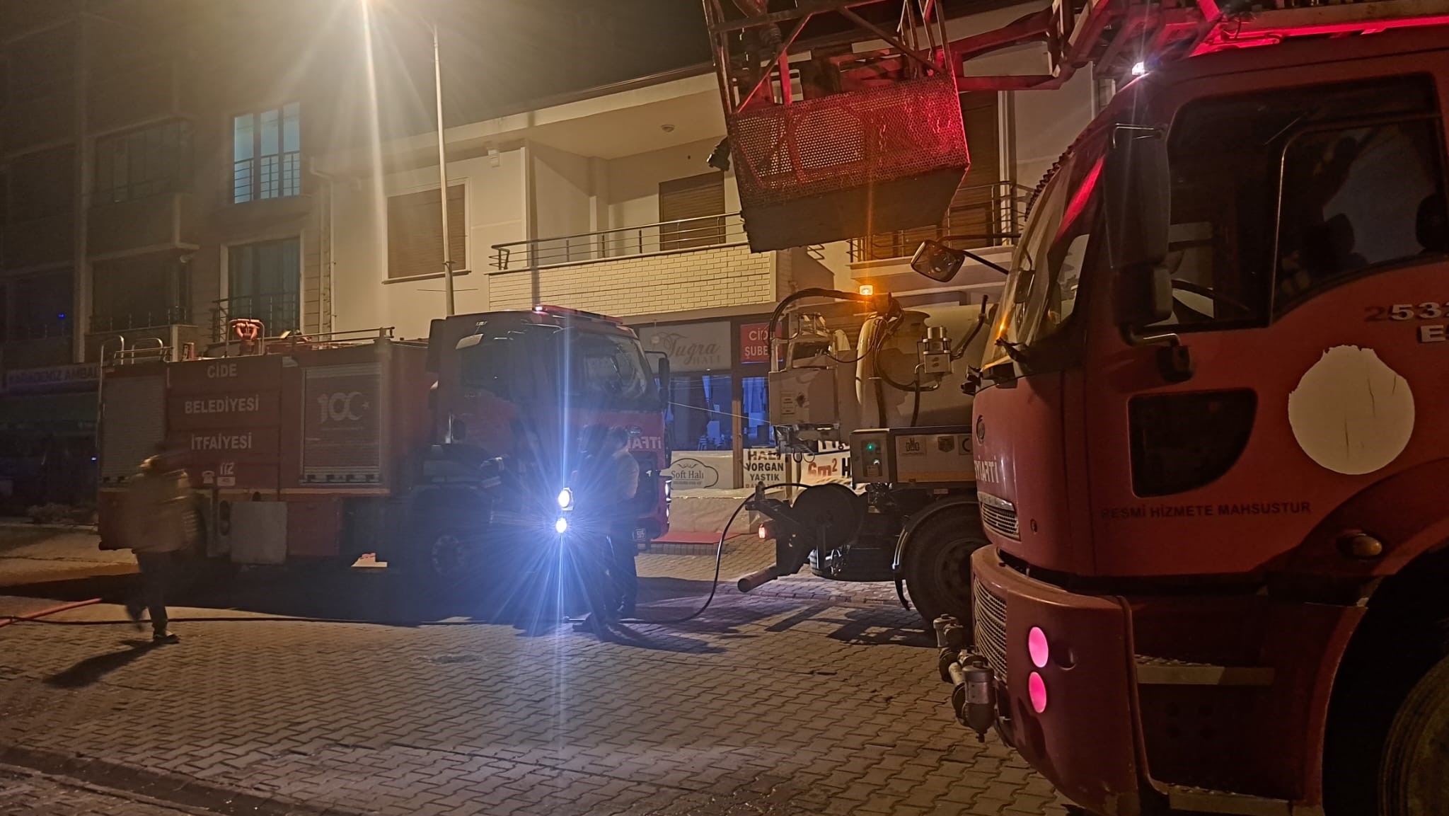 Ekmek Fırınında Korkutan Yangın Çatı Küle Döndü (4)