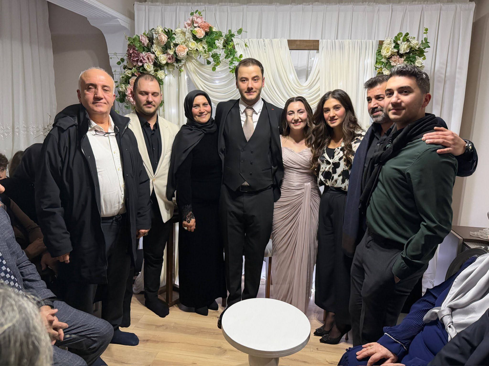 Enes Ve Nursena Ni̇şanlandi (3)