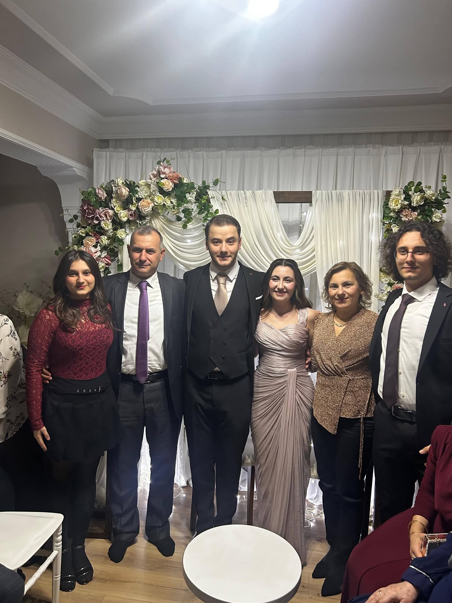 Enes Ve Nursena Ni̇şanlandi (7)