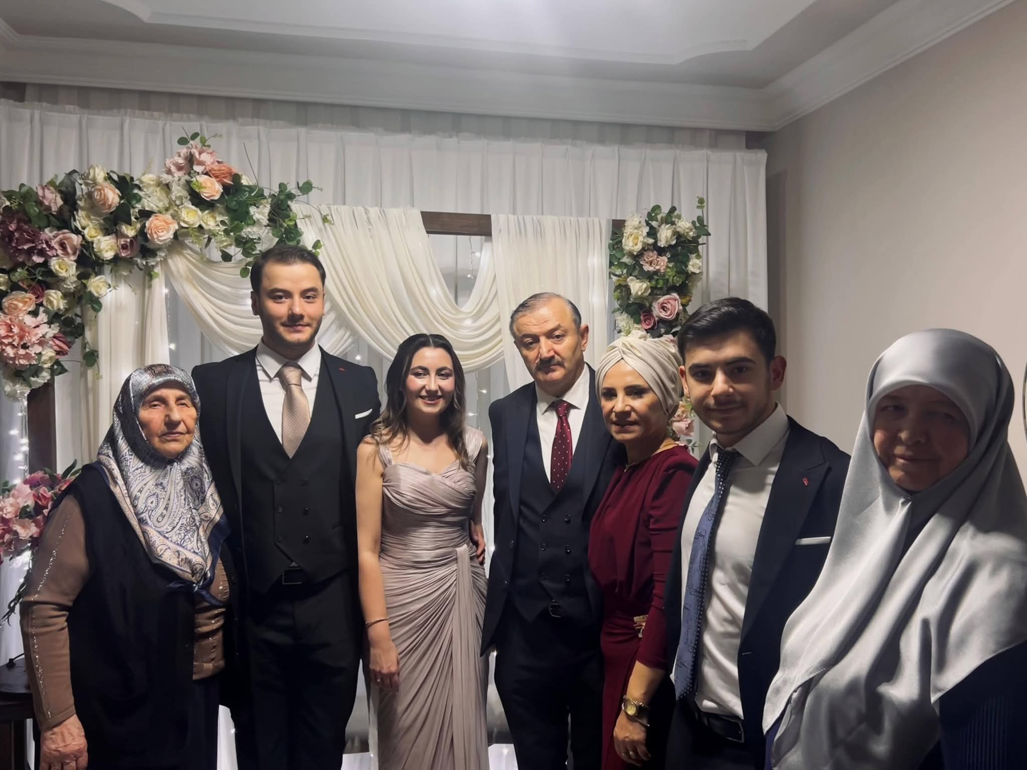 Enes Ve Nursena Ni̇şanlandi (9)