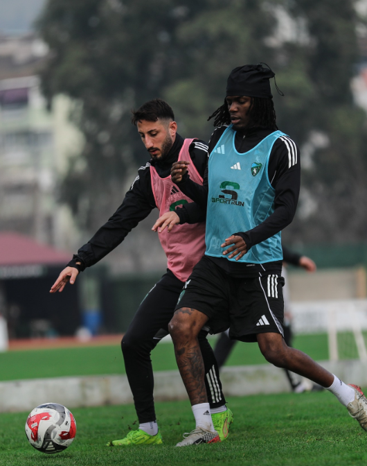 Fenerbahçe Mesaisi Başladı (1)