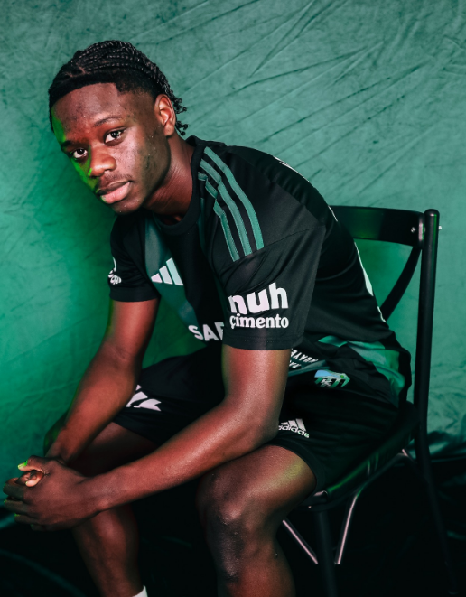 “Fi̇rst Day At The Club” (1)