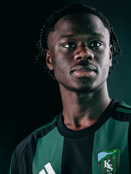 “Fi̇rst Day At The Club” (4)