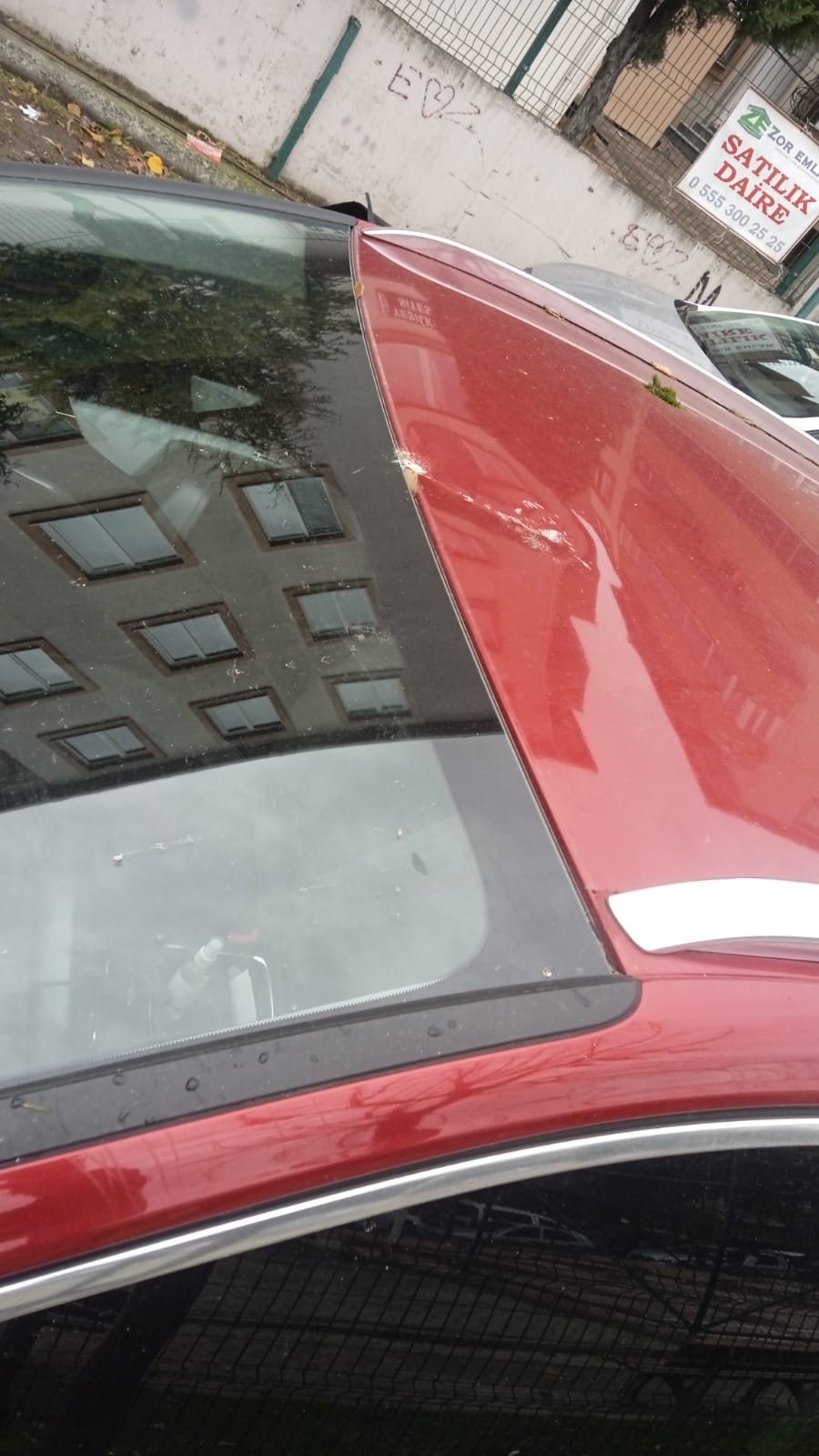 Gebze’de Fırtına Aniden Bastırdı! Araçlar Zarar Gördü (4)