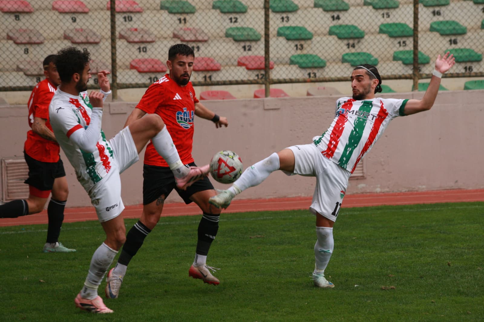 Gölcükspor Deplasmandan 1 Puanla Döndü (1)-1