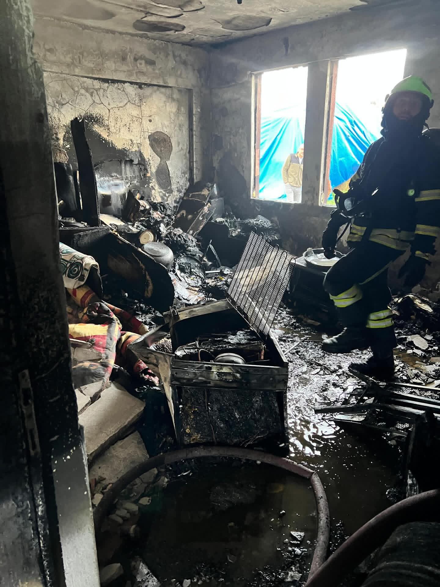 İtfaiye Ekipleri Alevlere Müdahale Etti (3)