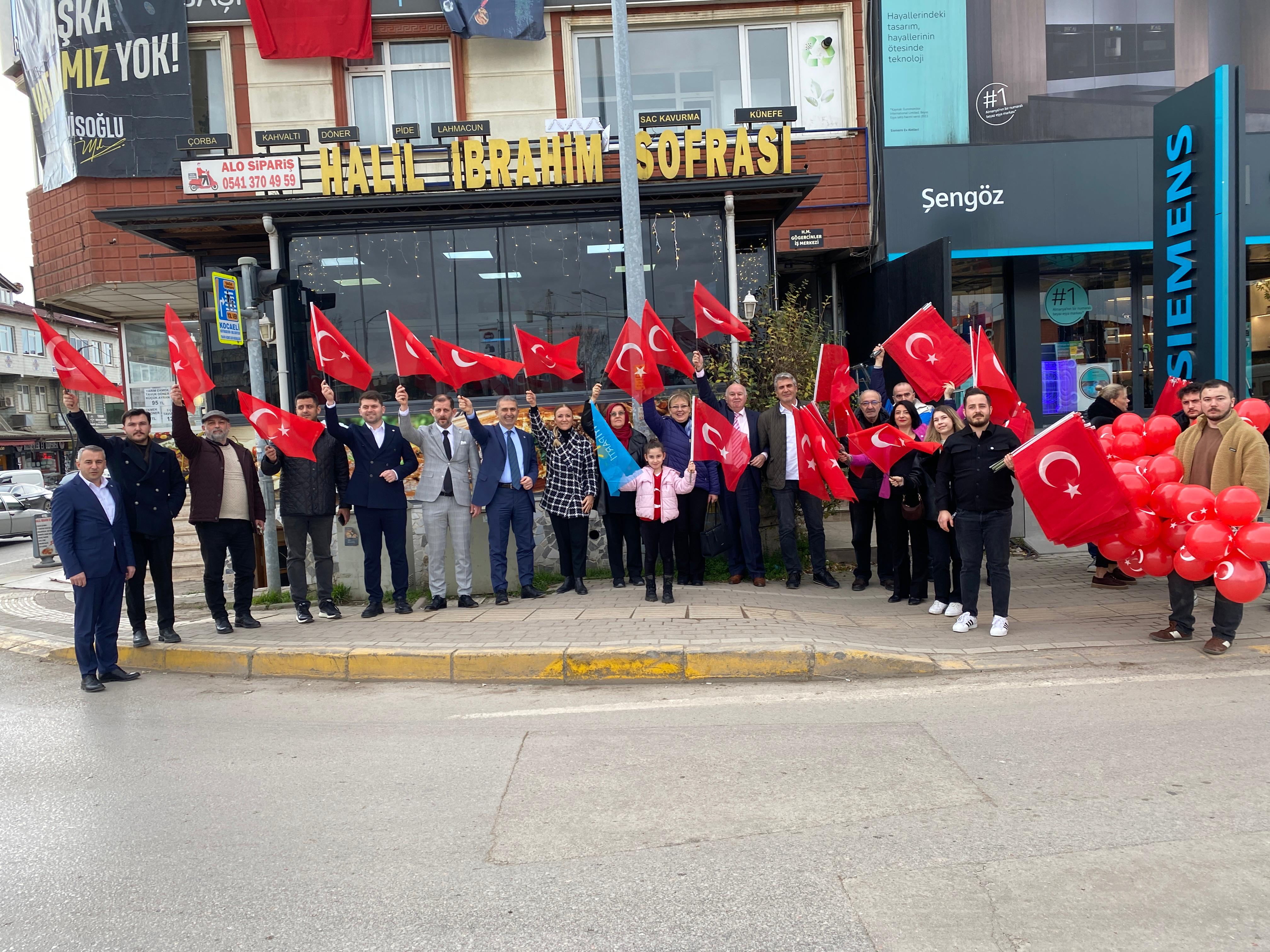 İyi̇ Parti Kocaeli'den Türk Bayraklı Mesaj! 1