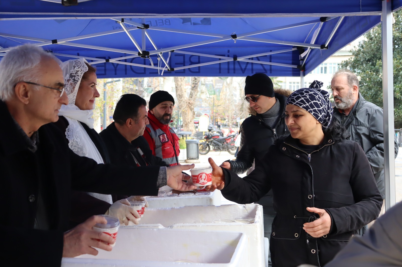 Izmit Belediyesinden Miraç Kandili'nde Helva Ikrami (11)-1