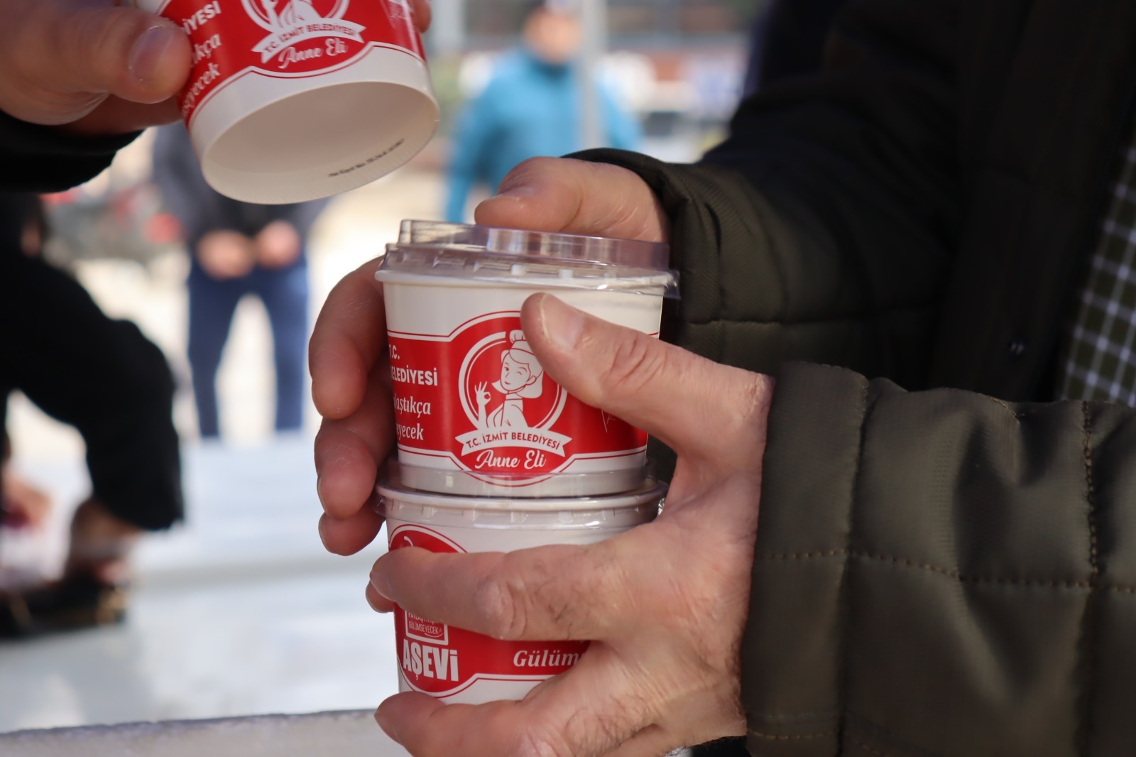 Izmit Belediyesinden Miraç Kandili'nde Helva Ikrami (8)-1