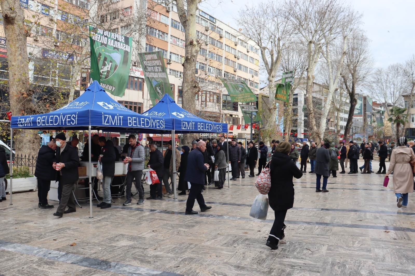 Izmit Belediyesinden Miraç Kandili'nde Helva Ikrami (9)-1