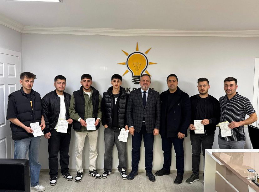 İzmit’in En Çalışkan Mahalle Başkanı Üye Çalışmalarını Sürdürüyor (1)-1