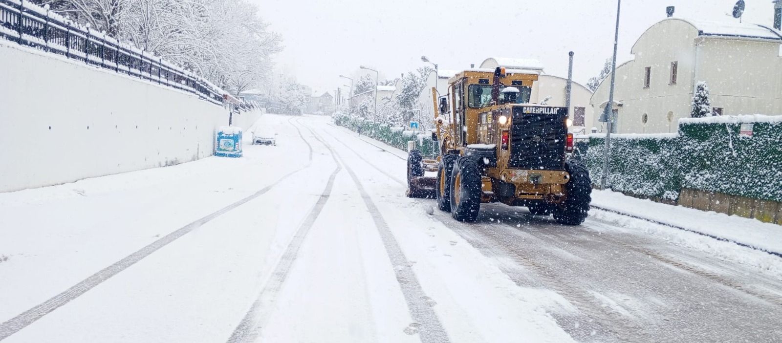 İzmit’te Karla Mücadele Aralıksız Sürüyor (3)-1
