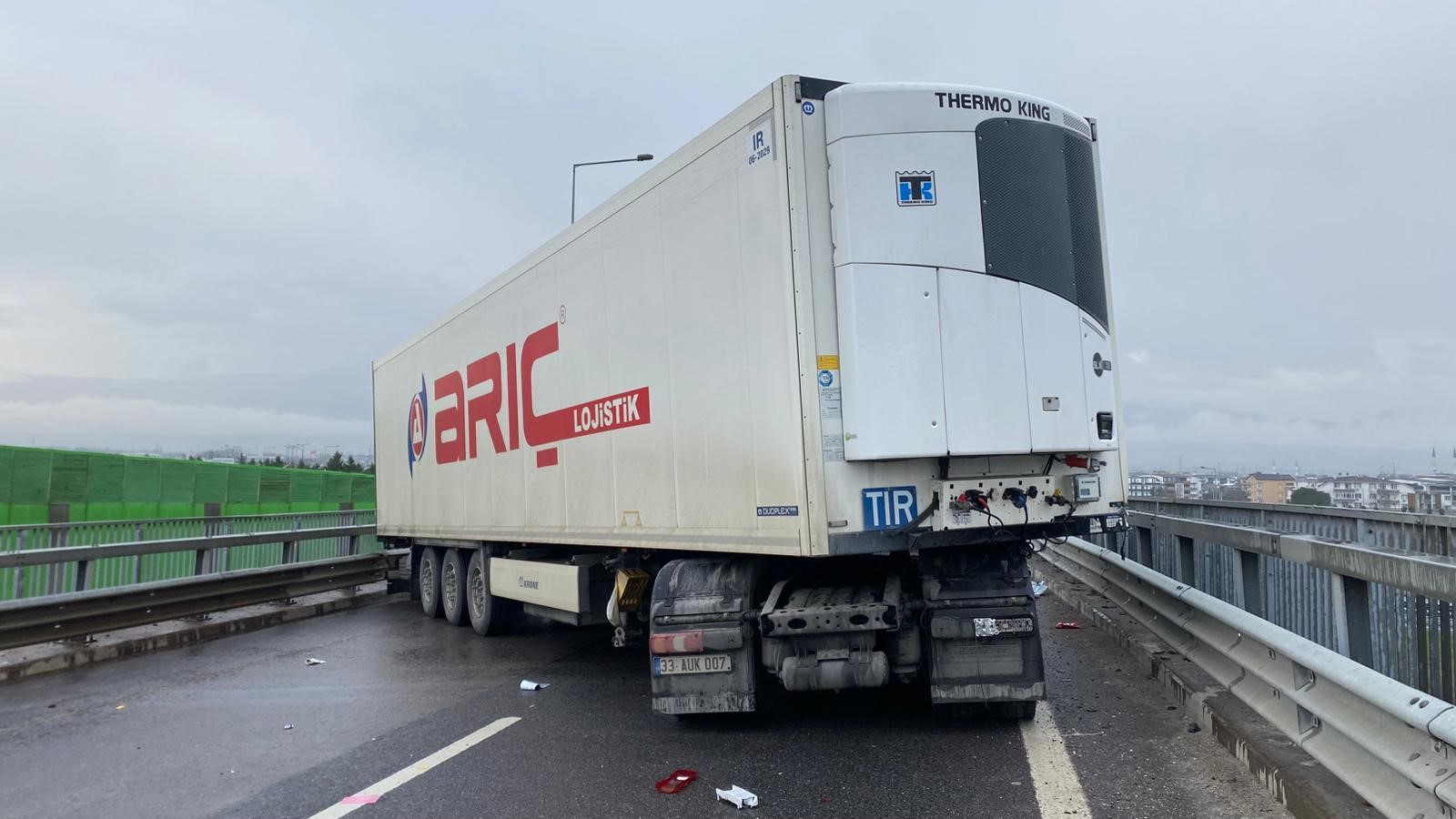 Kartepe’de Köprü Üstünde Tır Dehşeti! (4)