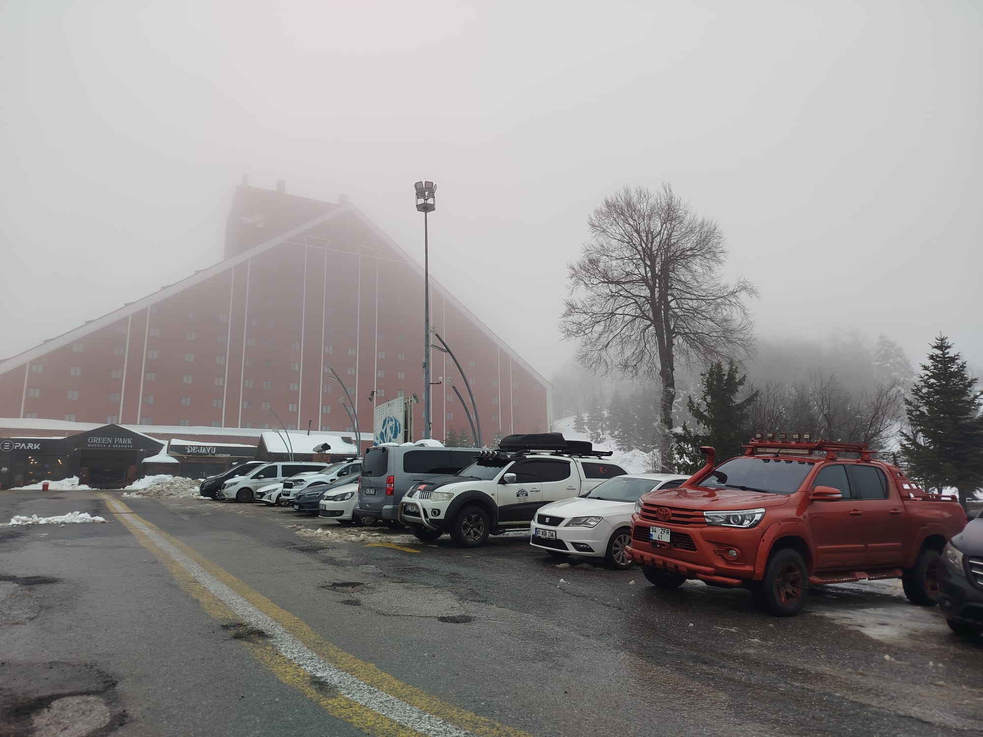 Kartepe’de Mühür Şoku Büyüdü 2 Bin Araçlık Otopark Da Kapatıldı (3)