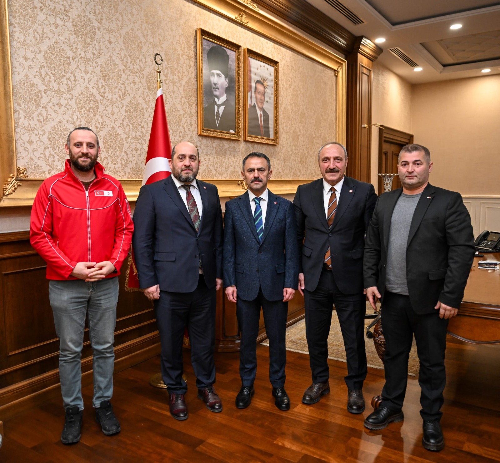 Kızılay Kocaeli, Gazze’ye Gönderilecek Yardım Gemisi Için Seferberlik Ilan Etti. “Her Şube Bir Tır” Hedefiyle Yola Çıkan Kocaeli, 12 Şubat’ta Kalkacak Iyilik Gemisine 10 Tır Yardımı Yetiştirmeyi Amaçlıyor-2