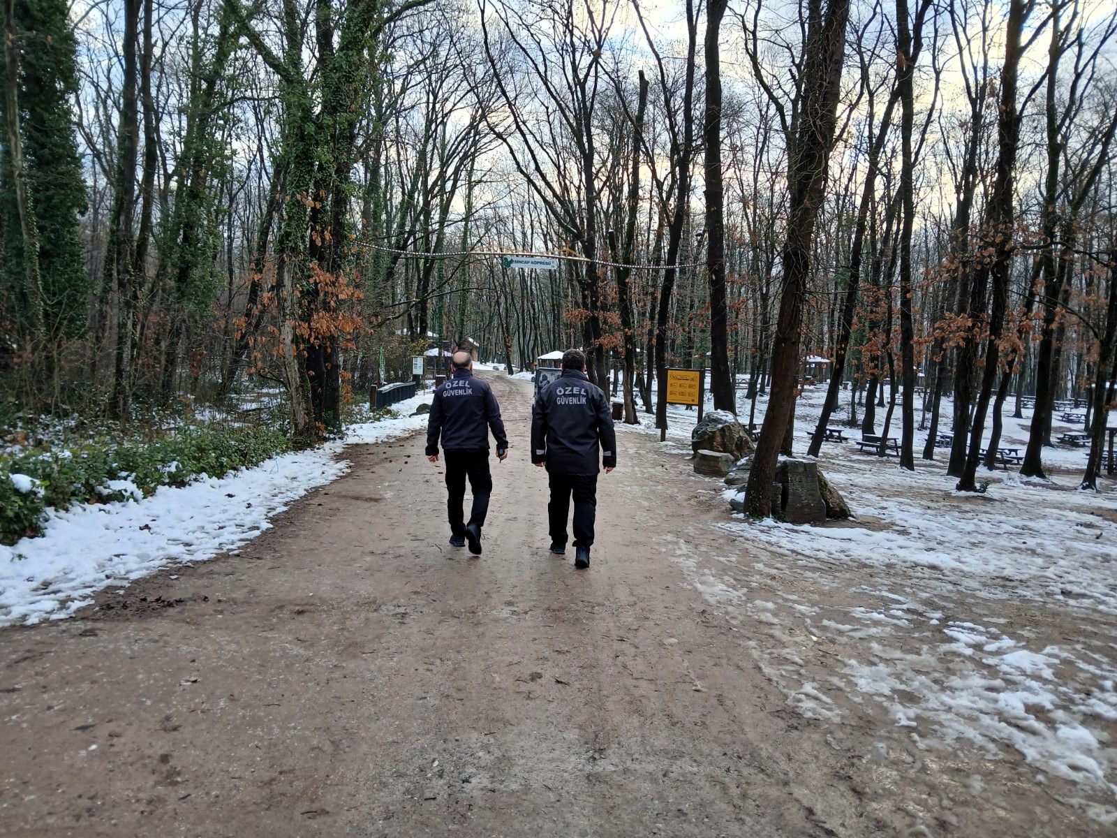 Kocaeli Büyükşehir Belediyesi Zabıta Ekipleri, Kent Genelinde Güvenli Ve Huzurlu Bir Yaşam Için Denetimlerini Aralıksız Sürdürüyor (3)-1