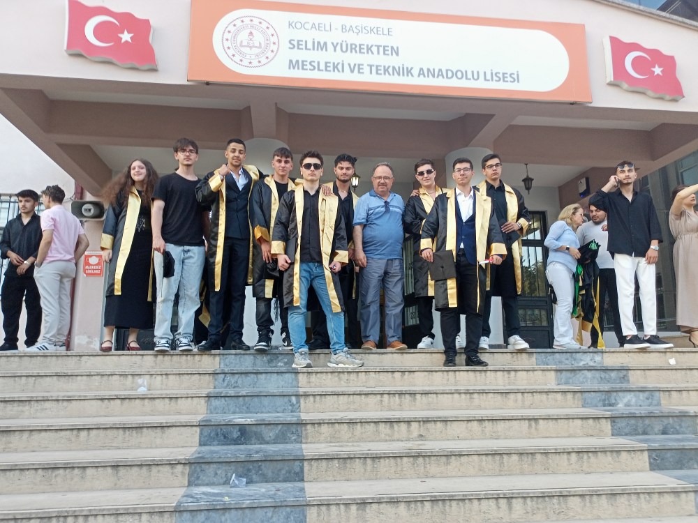 Kocaeli Eğitim Camiası Yasta! Mehmet Özgül Hayatını Kaybetti 1