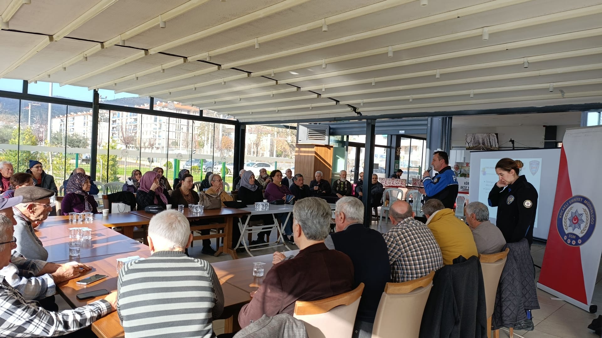 Kocaeli Emniyeti, 5 9 Ocak 2026 Tarihleri Arasında Düzenlediği Projelerle Miniklerden Yaşlılara Kadar Toplumun Farklı Kesimlerine Güvenlik Bilinci Kazandırdı (2)