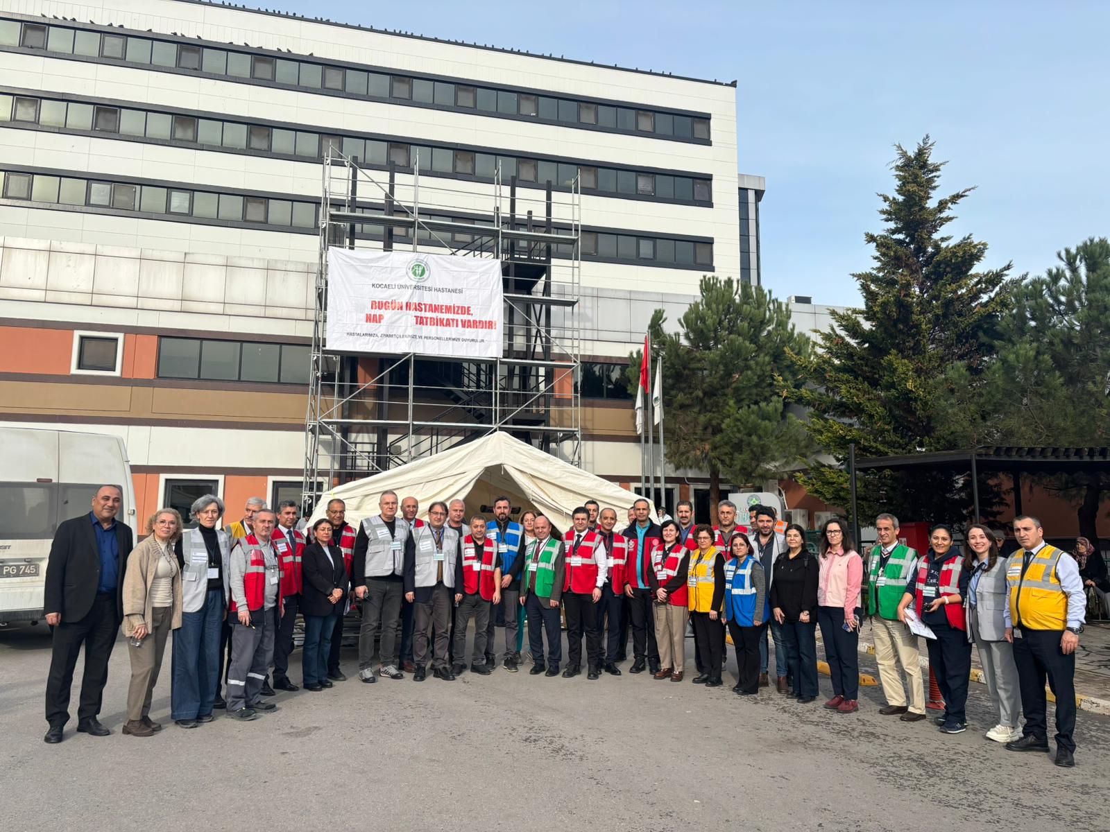 Kocaeli Üniversitesi Hastanesi’nde Deprem Tatbikatı Gerçeği Aratmadı 2