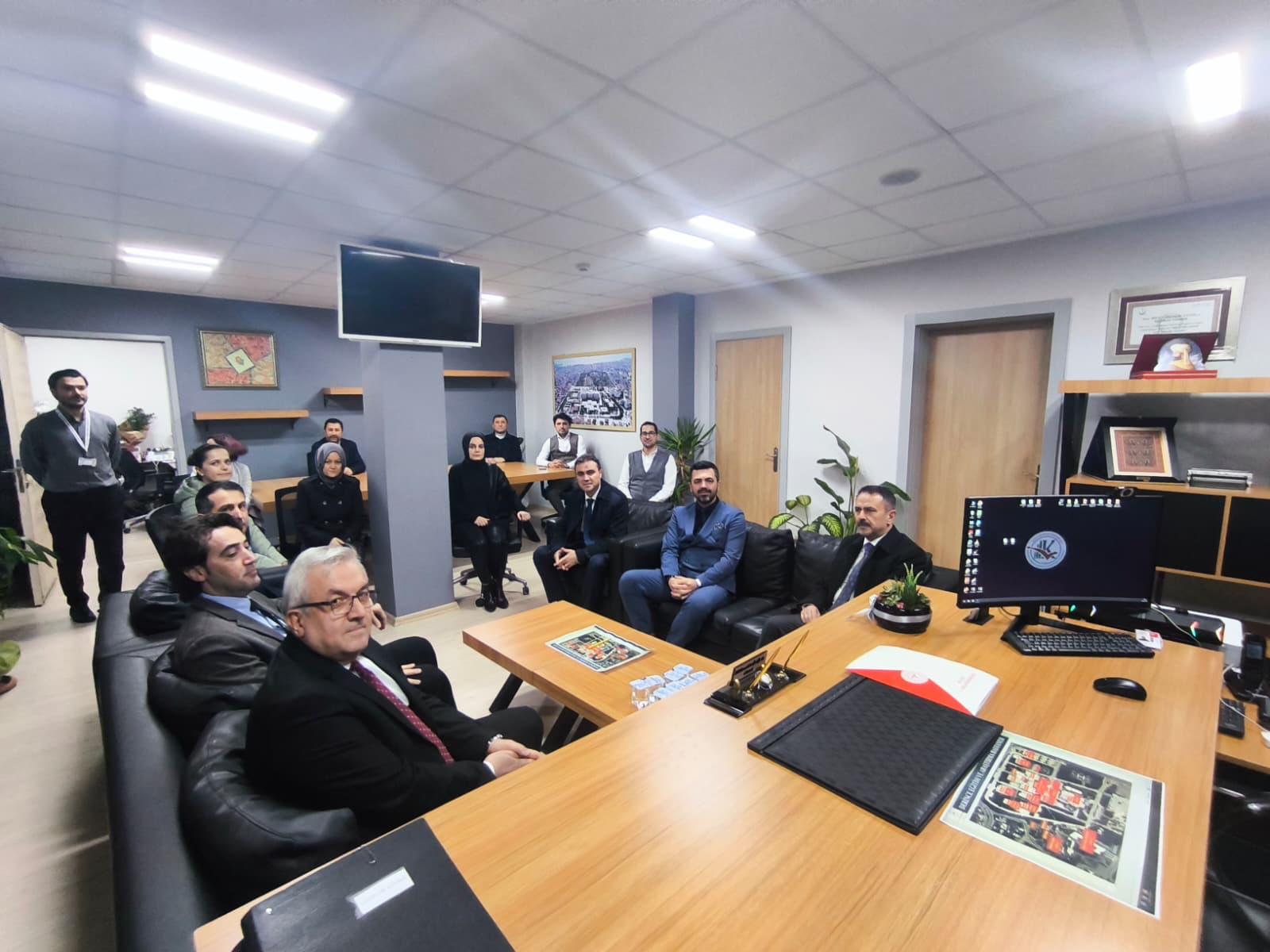 Kocaeli Valisi İlhami Aktaş, Derince Eğitim Ve Araştırma Hastanesi’ni Ziyaret Ederek Yürütülen Sağlık Hizmetleri Hakkında Yetkililerden Bilgi Aldı (1)-1