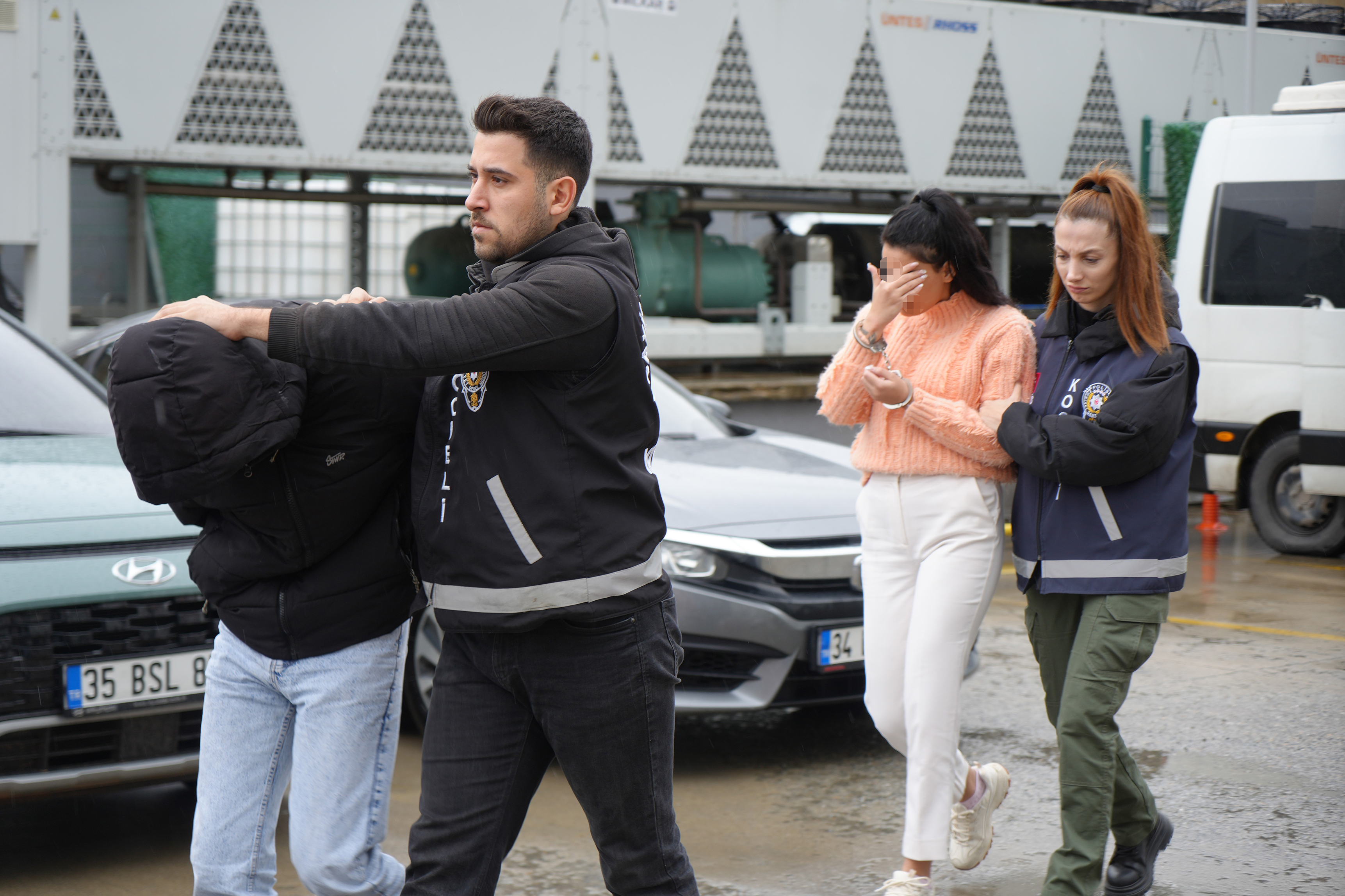 Kocaeli'de Dolandırıcı Çetesi Çökertildi! 3,5 Milyarlık Vurgun Yapmışlar 04