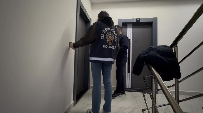 Kocaeli'de Dolandırıcı Çetesi Çökertildi! 3,5 Milyarlık Vurgun Yapmışlar 08