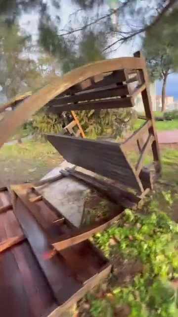 Kocaeli'de Etkili Olan Şiddetli Lodos Elektrik Kesintilerine Yol Açtı. Vatandaşlar 20 Saati Aşkın Süredir Karanlıkta Ve Soğukta, Sedaş'a Ulaşamıyor (3)