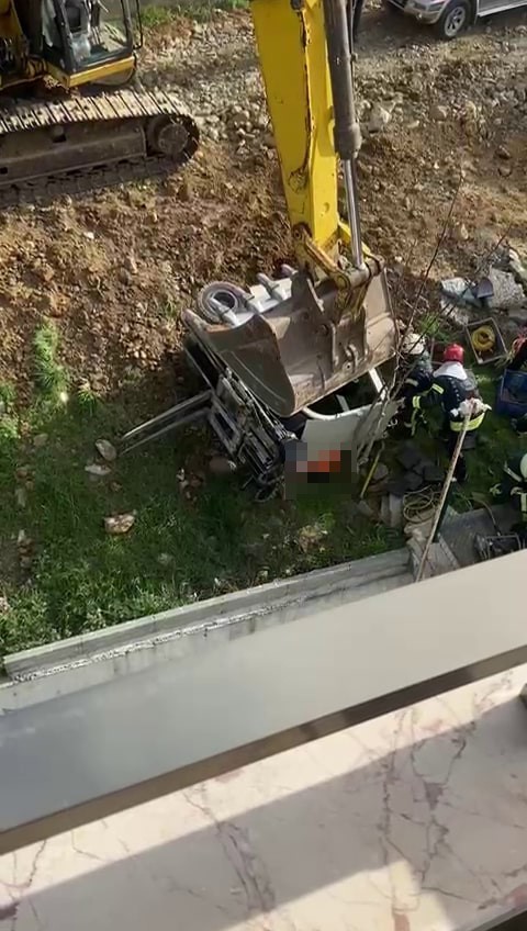 Kocaeli'de İş Kazasında Hayatını Kaybeden Atabey Esen Son Yolculuğuna Uğurlandı 02