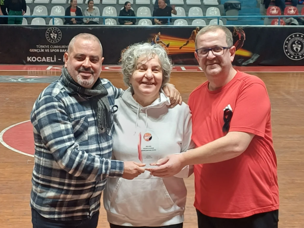 Kocaeli’de U14 Kızlar Şampiyonu Belli Oldu Zirve Kupayı Kaldırdı (1)