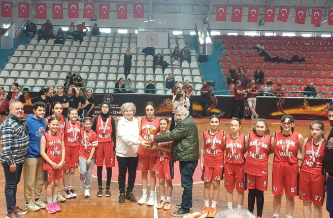 Kocaeli’de U14 Kızlar Şampiyonu Belli Oldu Zirve Kupayı Kaldırdı (15)
