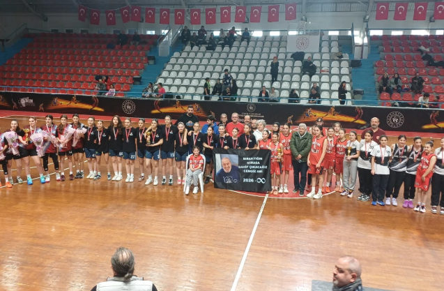 Kocaeli’de U14 Kızlar Şampiyonu Belli Oldu Zirve Kupayı Kaldırdı (17)