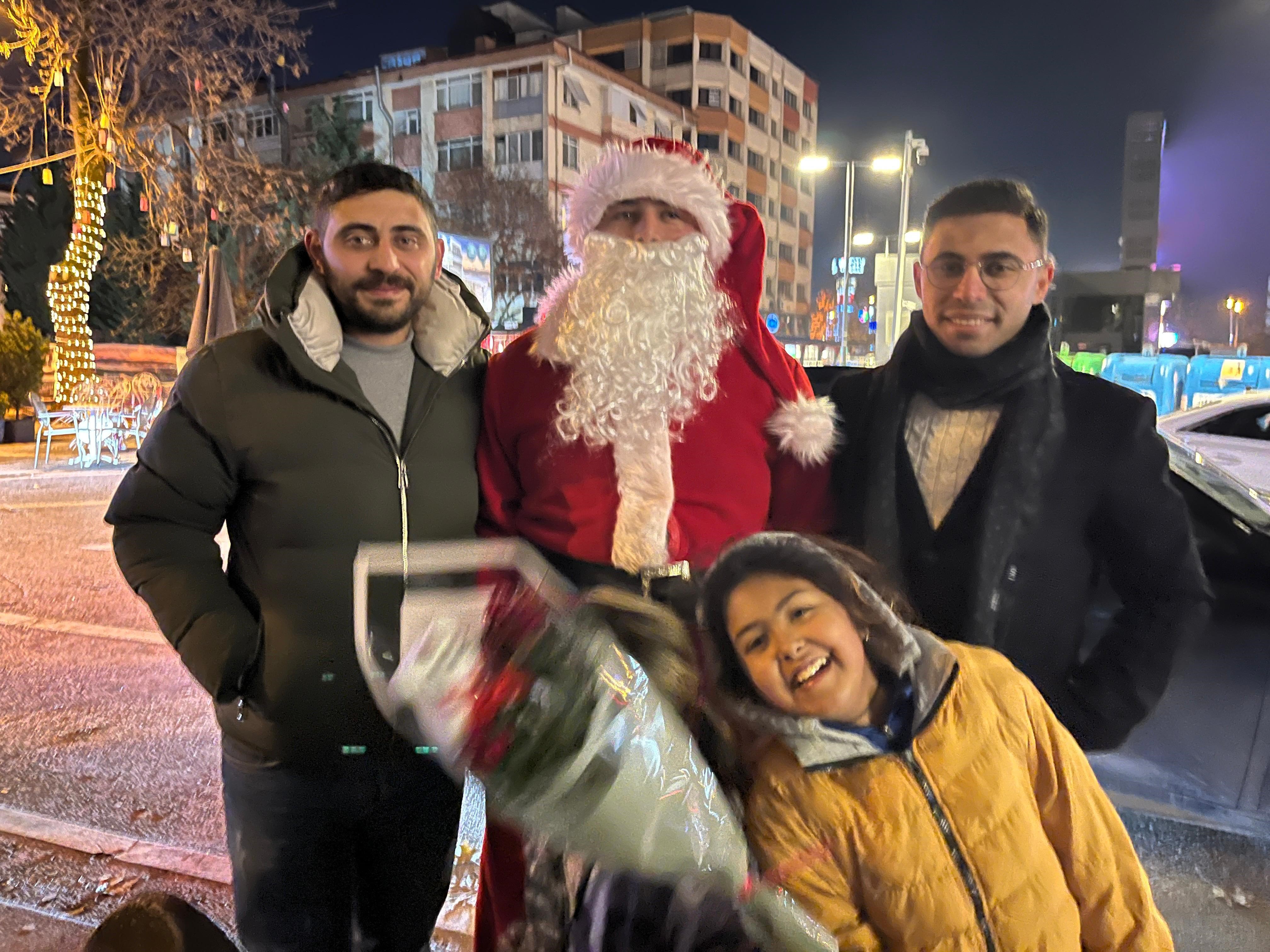 Kocaeli’de Yılbaşı Coşkusu Sokaklara Taştı 02