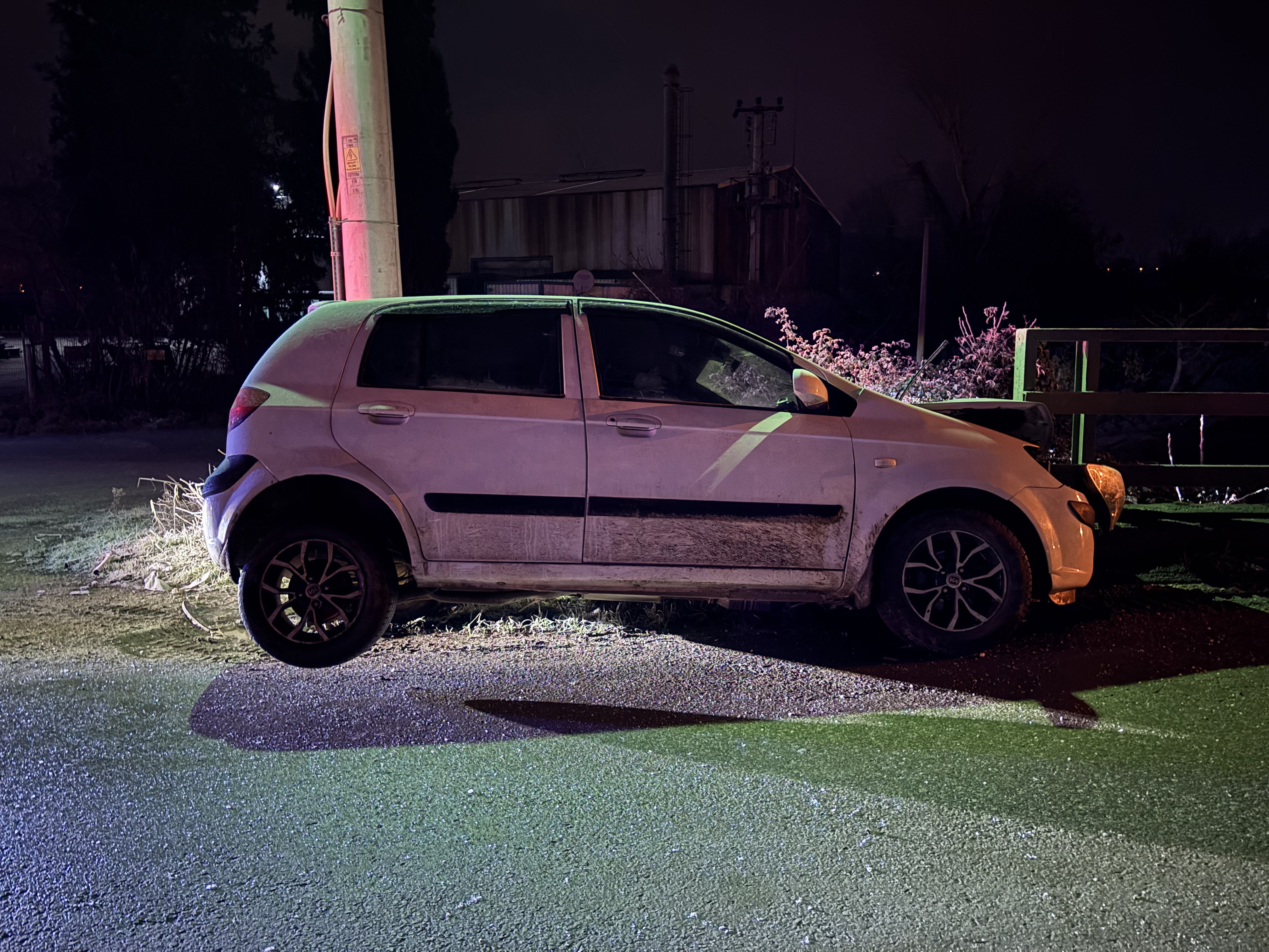 Köprüye Çarpan Sürücü Ortadan Kayboldu (6)