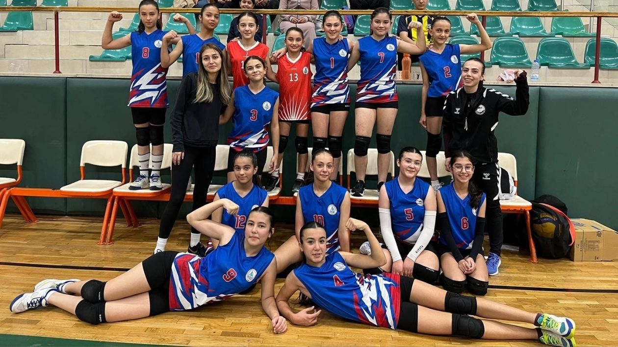 Körfez’de Voleybola İlgi Artıyor Yeni Spor Salonu Yolda (2)