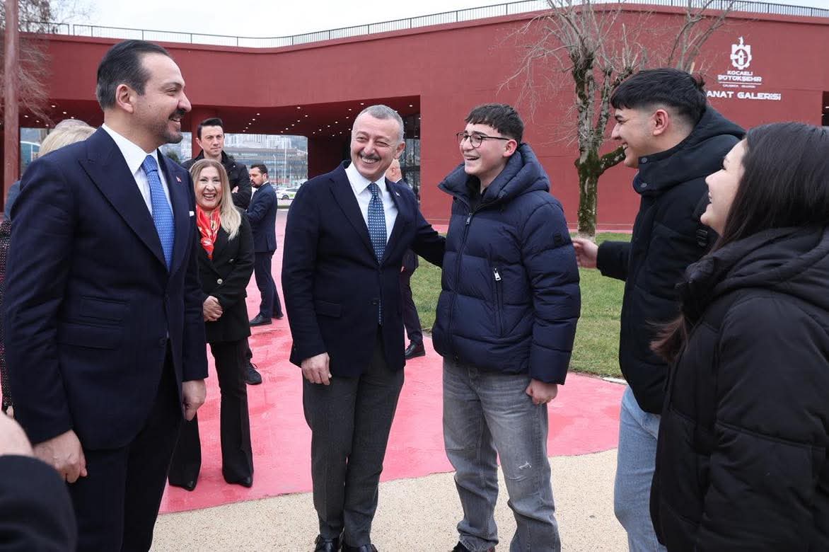 Kürşad Zorlu’dan Büyükakın’a Övgü “Türkiye’ye Örnek Projeler” (1)