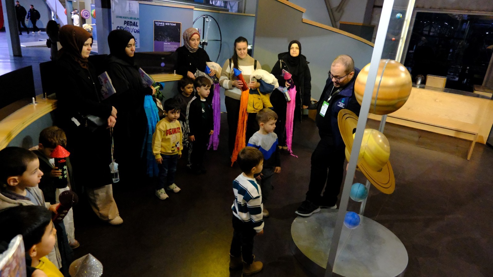 Lokomotif Çocuk Köyü'nün Minikleri Bilimin Izinde (1)