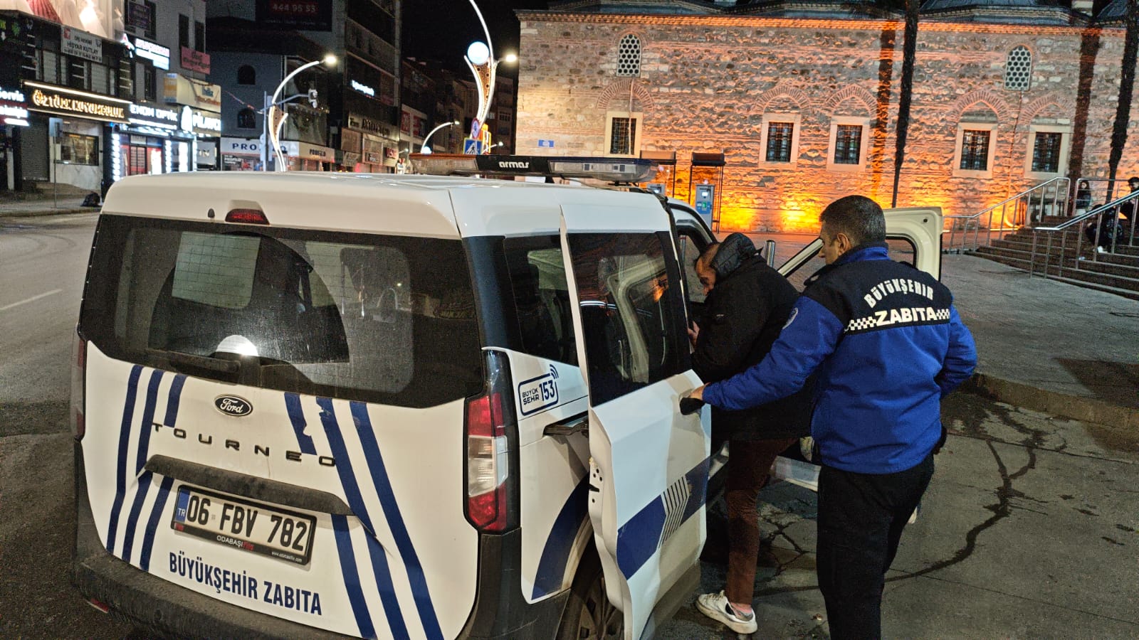 Mağdur Vatandaş Nerede, Büyükşehir Zabıtası Orada (9)