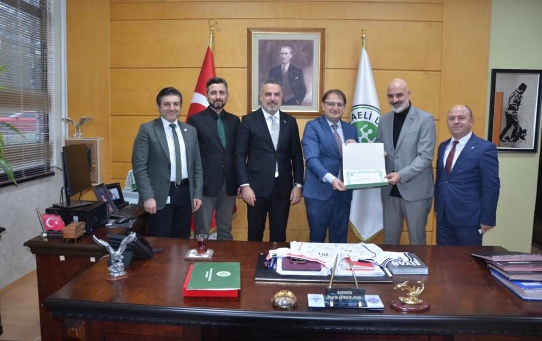 Mhp İstanbul İl Başkan Yardımcısı Ve Beşiktaş Jk Yöneticisi Özkan Arseven, Kocaeli Üniversitesi Hastanesi’ni Ziyaret Ederek Çeşitli Bağışlarda Bulundu (3)