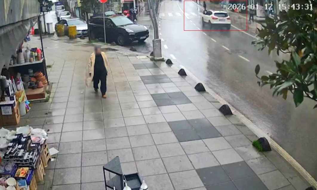 Önce Çarptı Sonra Yanlış Müdahalede Bulundu! Talihsiz Kadın Hayata Tutunmaya Çalışıyor 01