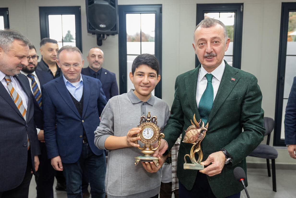 Ordulularla Buluşan Başkan Büyükakın Chp'li Belediyelere Yüklendi!7