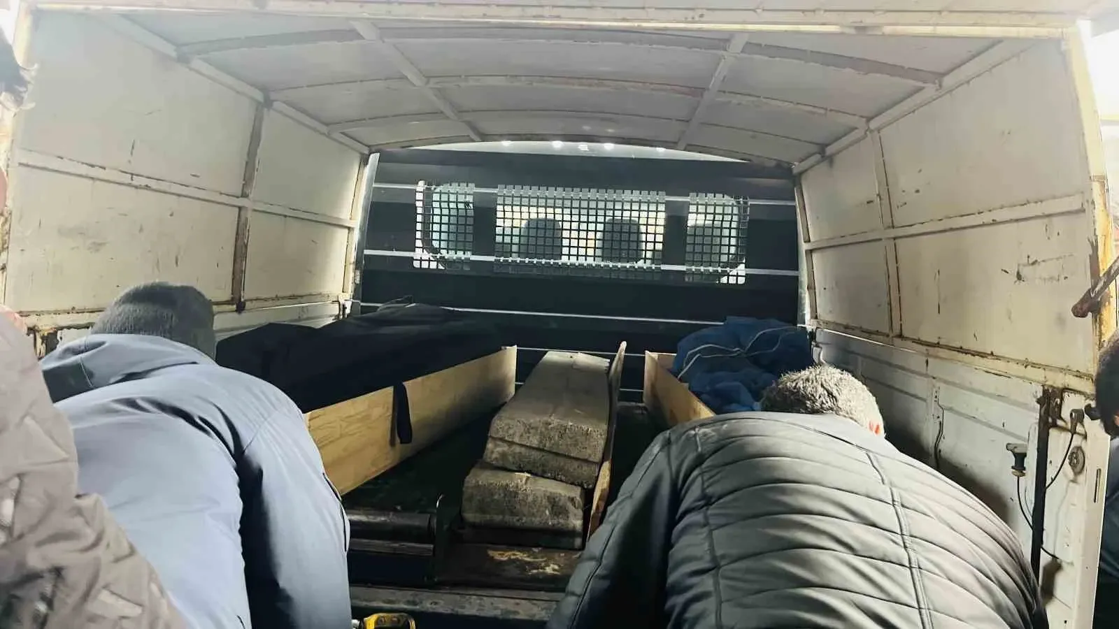 Oto Servi̇si̇nde Şüpheli̇ Ölüm İki̇ Arkadaş Hayatini Kaybetti̇ (2)