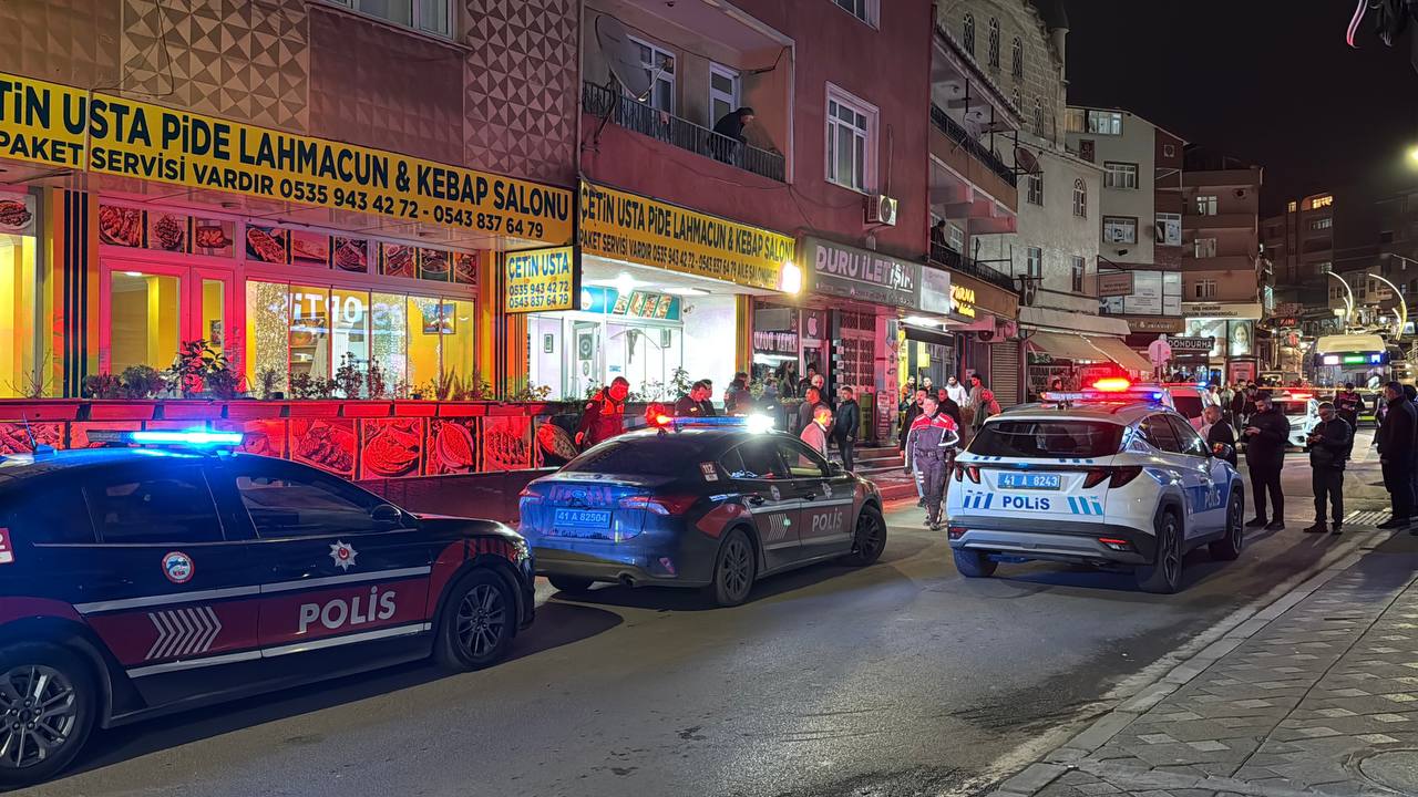 Otomobilden Ateş Açtılar! Gebze’de Restorana Silahlı Saldırı (1)
