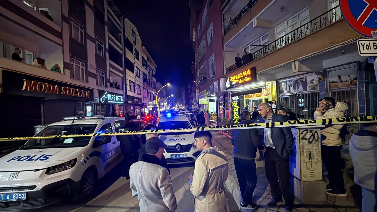 Otomobilden Ateş Açtılar! Gebze’de Restorana Silahlı Saldırı (3)